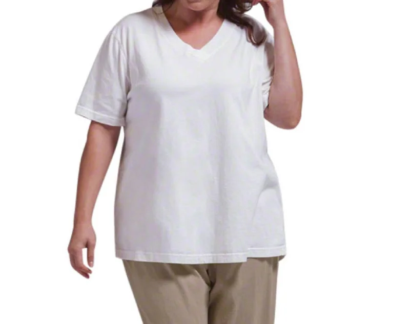 Casual and Comfortable Outfits V-Neck Short Sleeve Tee - Plus In White