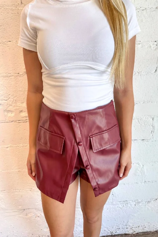 Women's Outerwear Attire Fall Favorite Faux Leather Skort In Crimson