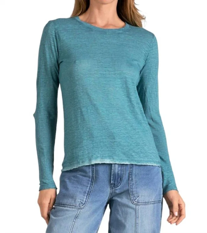 Women's Plus-Size Casual Outfit Long Sleeve Crewneck Top In Peacock (Teal)