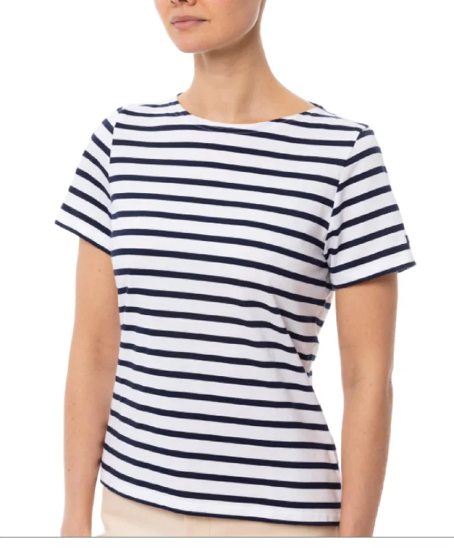 Stylish Everyday Clothing Etrille Short Sleeve Tee In Navy/white