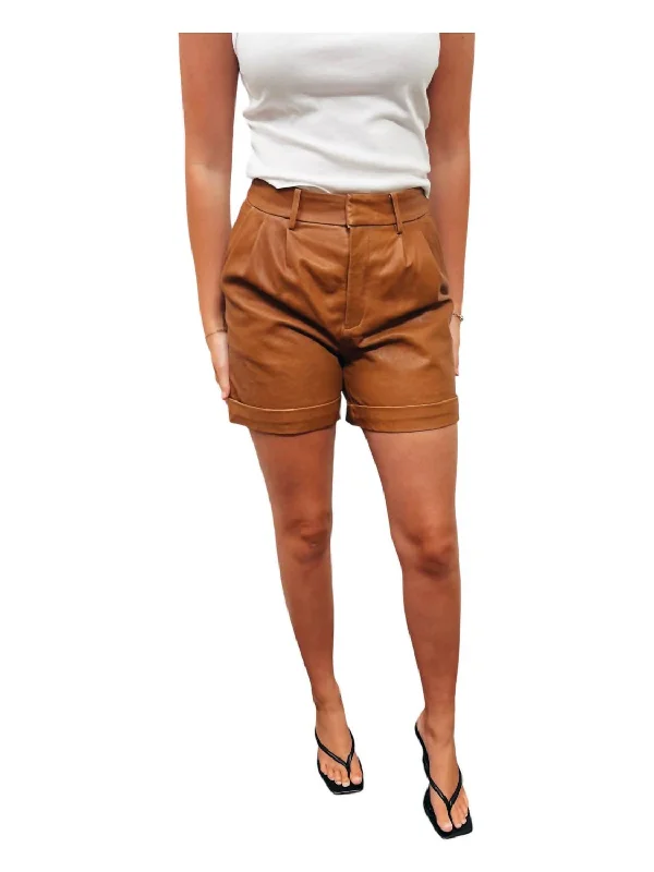 Women's Holiday Outfit Leather Trouser Short In Cognac