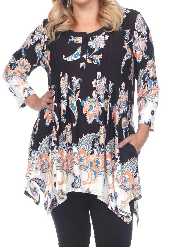 Fashion-forward Women's Wear Plus Size Paisley Scoop Neck Tunic Top With Pockets In Black/white