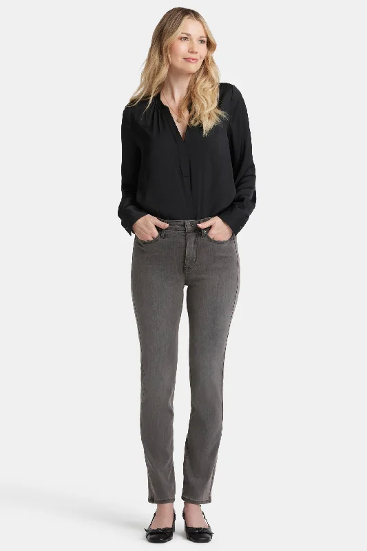 Casual Chic Sheri Slim Jeans - Highlands