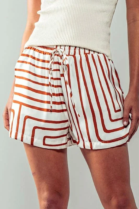 Relaxed Fit Women's Fashion Geometric Shorts In White And Brown