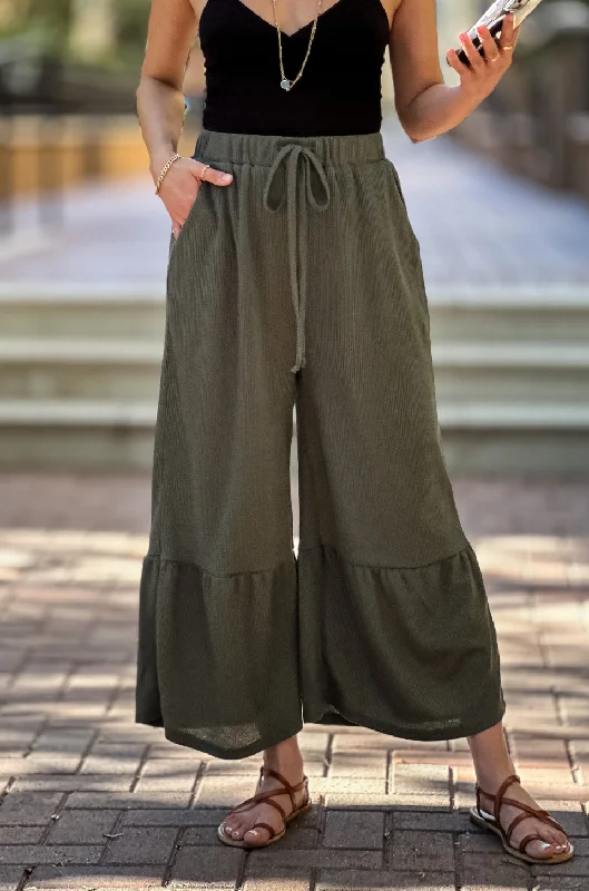 Bold Fashion Waffle Knit Tiered Wide Leg Crop Pants