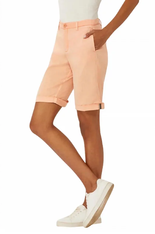 Fashion Essentials Women's Bermuda Short In Apricot