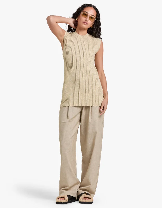 Laid-Back Elegance Livia Sleeveless Tunic Top - Champagne