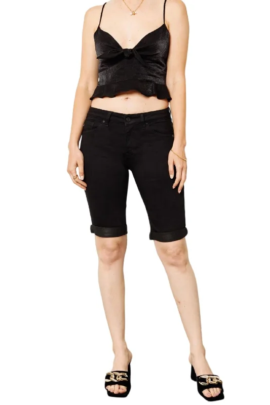 Women's Effortless Casual Outfit Mid Rise Bermuda Short In Black